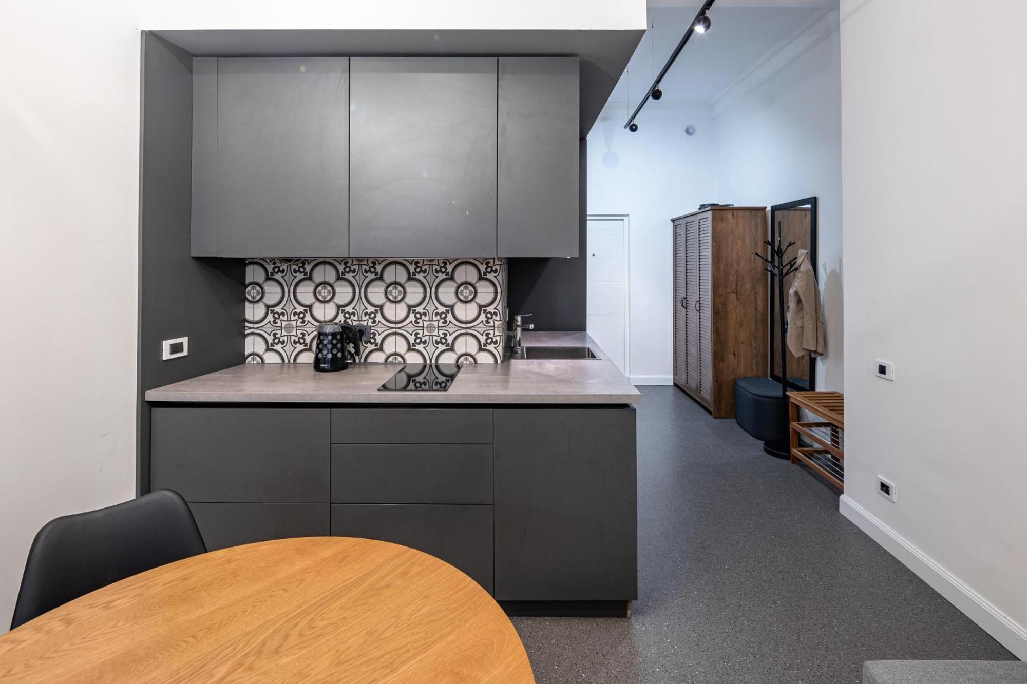 Apartamenty On Knyazya Romana Lviv Bagian luar foto